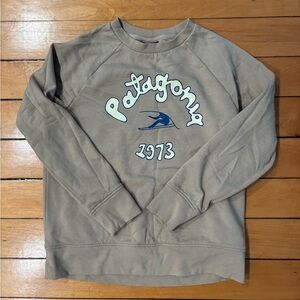 Patagonia boy’s light Brown lightweight Crewneck Sweatshirt